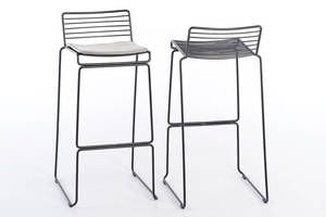 Unaufdringlich in seiner Ausstrahlung - der Phoenix-Barhocker